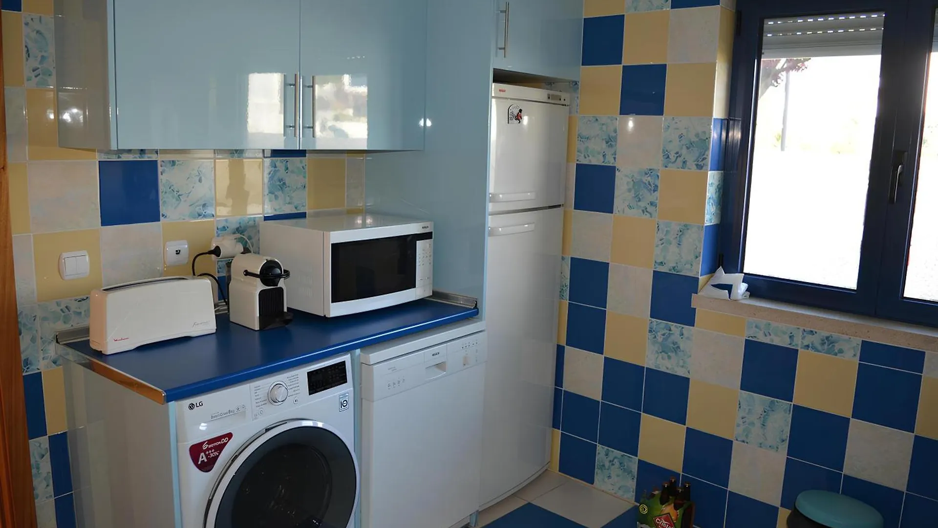 Luxury 2-Bed Apartment With Huge Pool - Albufeira 0*,  Portugal