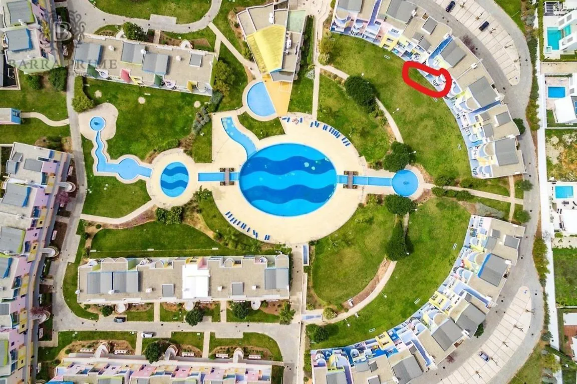 Luxury 2-Bed Apartment With Huge Pool - Albufeira Portugal