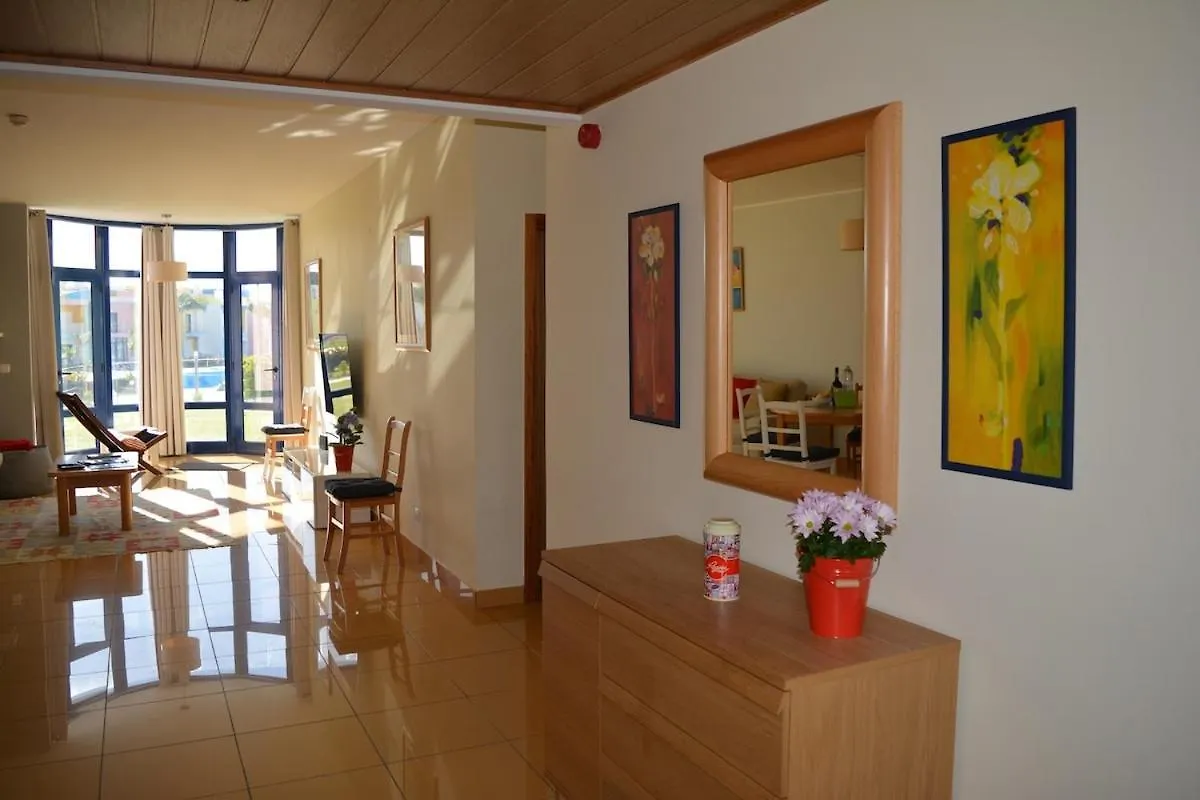 Luxury 2-Bed Apartment With Huge Pool - Albufeira
