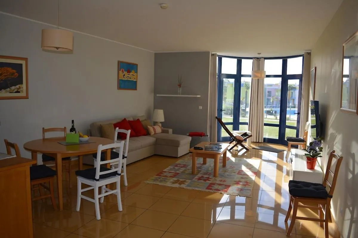Luxury 2-Bed Apartment With Huge Pool - Albufeira Portugal